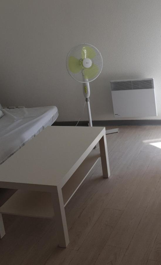 studio intra-muros meublé Avignon Extérieur photo